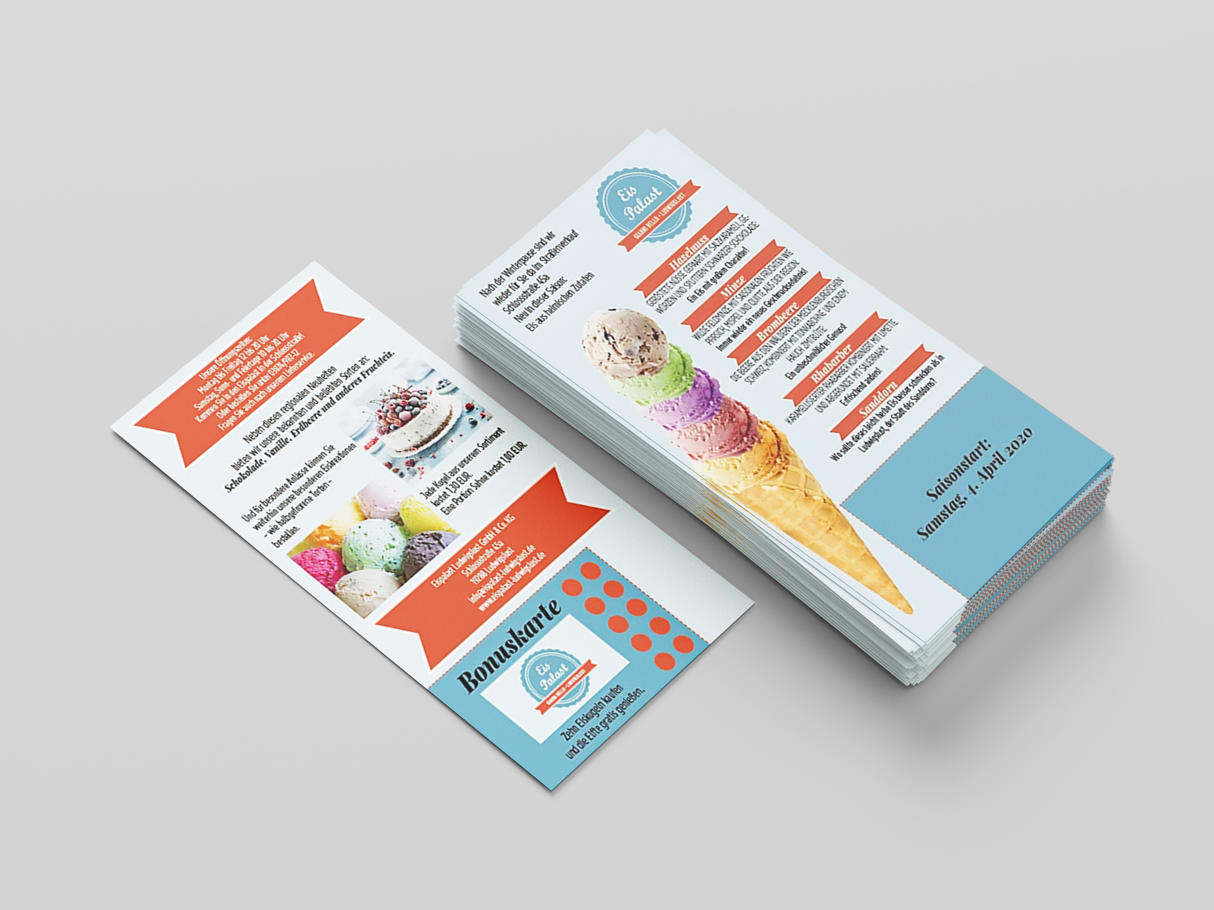 Eispalast Flyer Mockup mit aufgefächerten Flyern in winterlicher Farbwelt